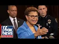 Download Lagu LA Mayor Karen Bass TORCHED for pushing ICE kidnapping hoax: 'Scam artists'