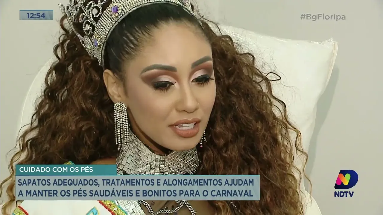 Sapatos adequados, tratamentos e alongamentos ajudam a manter os pés saudáveis para o carnaval