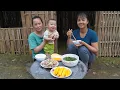 Download Lagu 7 Day Phuong - Free Bushcraft came to help mother and daughter sell and cook together happily