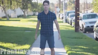 publik kissing prank extreme