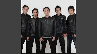 Download Coba Berpijak MP3