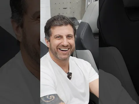 Попали в аварию на автомобиле Атом. Было жестко