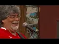 Randy Owen sings "Feels So Right"