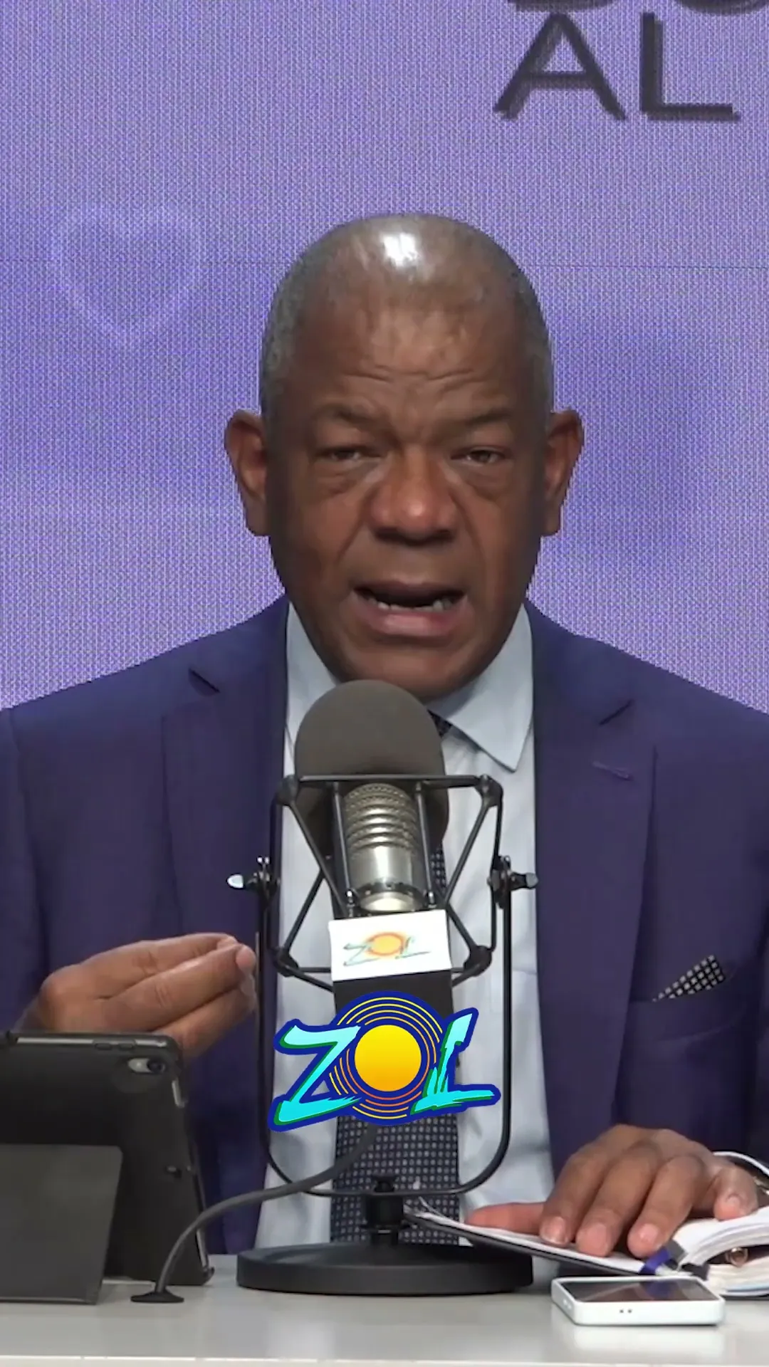 EL ABRAZO QUE HIZO LLORAR AL MUNDO