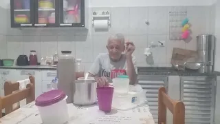 Tomando meu cafezinho da tarde. Minha rotina