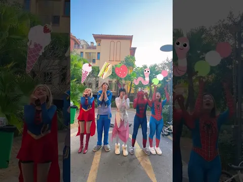 天上掉礼物了一起来接一下 #女超人 #cosplay #funny