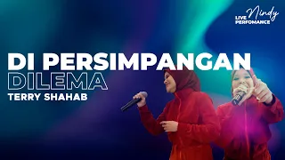 Download Di Persimpangan Dilema - Terry (LIVE PERFORMANCE CERITA NINDY) MP3