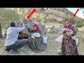 Download Lagu Zeinab Tanha: The story of a girl who shocked the whole world