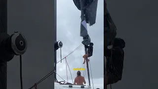 Our shakedown cruise did NOT go to plan 😬  #sailing #ocean