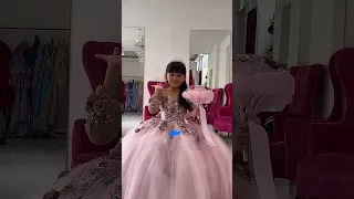 الاميرة بتلبس فستان عيد ميلادها   دندنها