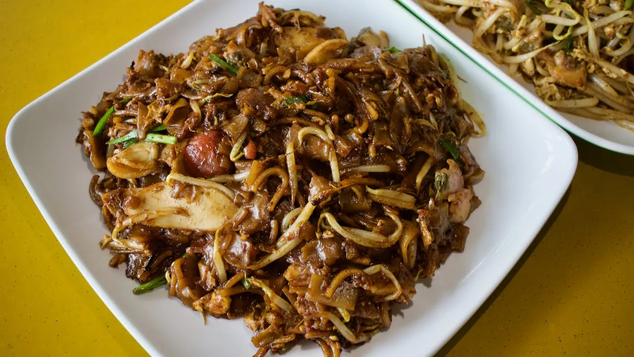 One of the best CHAR KWAY TEOW in Singapore? (Singapore street food)
