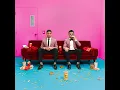 Download Lagu Crash Adams - Give Me A Kiss (Official Audio)