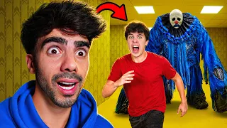 BAJÉ A LOS BACKROOMS CON MI VECINO EN ROBLOX