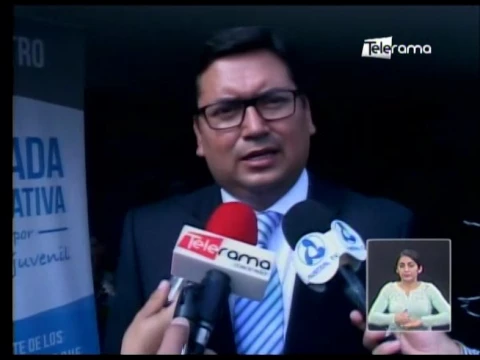 Ministro del trabajo garantiza empleo a becarios internacionales