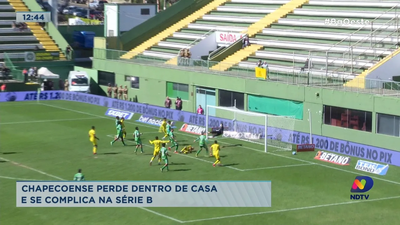 Chapecoense perde dentro de casa e se complica na série B