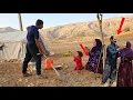 Download Lagu Amidst pain and hope: The operator beside Zeinab and the search for Ali and Dariush