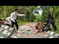 Download Lagu Targeted by Robbers: Single Mother Turns From Weak to Brave Warrior - Ly Tieu Kim