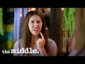 Download Lagu Sue Gets Her Braces Off Too Early | The Middle