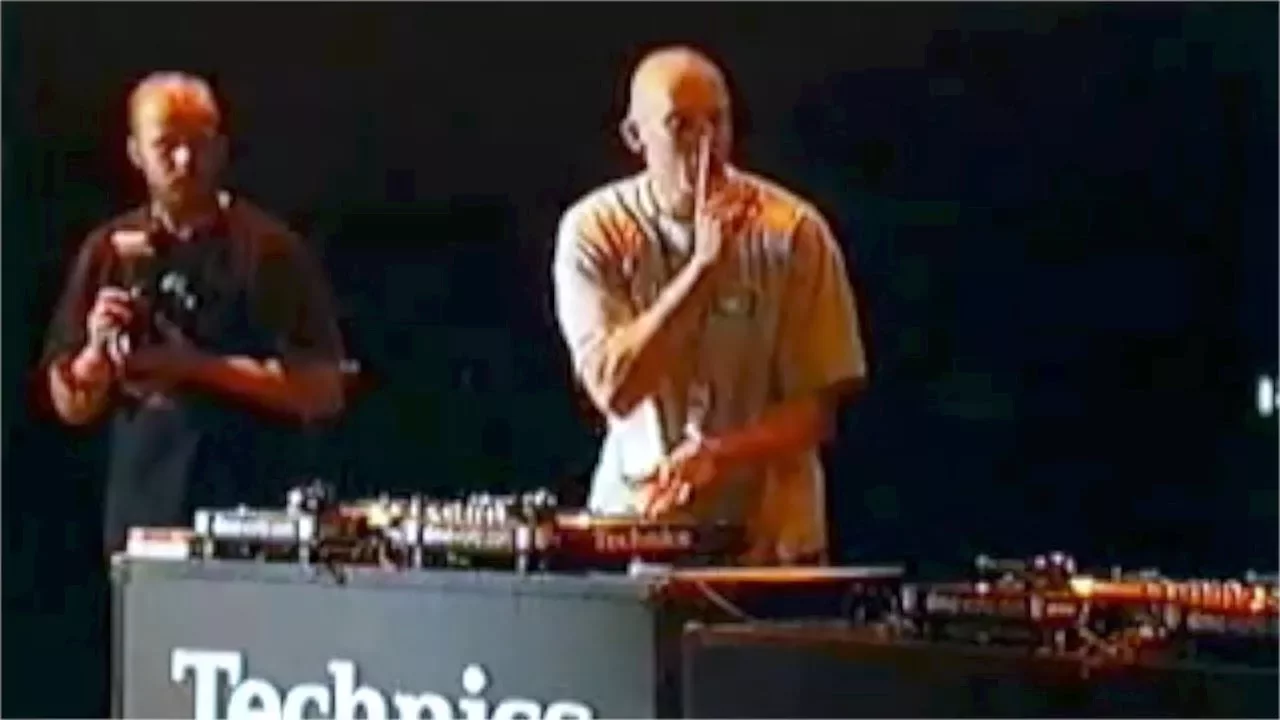 DJ Noize vs Crazy B — 2000 DMC Battle for World Supremacy