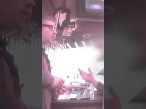 Son enquête commence dans les poubelles pour démasquer l'arnaque du restaurant