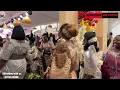 Winnie Nwagi ayingizza Irene Ntale mu kidaala ku introduction ceremony yabwe ne Vicent Kalibaala 