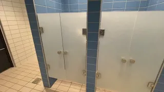 عراة بشكل كامل شاهد حمامات المسابح في السويد 