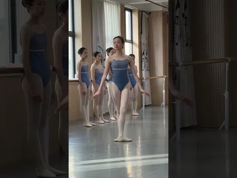 Dancer’s posture & poise🩰#dance#flexibility#split#ballet#yyaya#danceclass