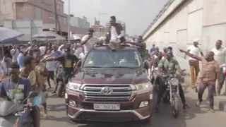 shatta wale storms accra city