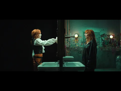 Mylène Farmer - C'est à qui le tour (Clip Officiel) - YouTube thumbnail