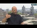 Video di Jason Statham Talks Movie Stunts After Stuntman Injury on 'Fast & Furious 9'