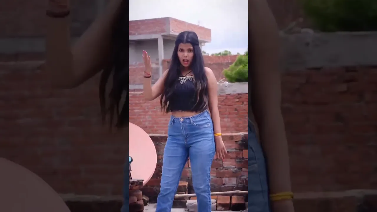 SHORT VIDEO