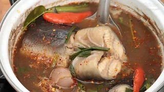 ปลาดุกต้มปลาร้า  ต้มปลาร้าใส่ปลาดุแบบง่ายๆ แต่อร่อยมาก spicy pickled fish soup