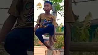 كلا إن الإنسان ليطغى لهذا الطفل مستقبل عظيم إن شاء الله يقرأ القرآن بصوت رهيب يفوق الخيال 