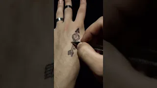 رسم شعار الا نهاية وسهم يخترقه جميل 