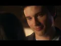 Smallville Season 9x20 Martha and Clark at the barn while Lois takes a picture with Perry