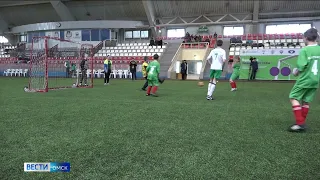 Больше 40 учреждений Омской области участвуют в проекте «Футбол в школе»