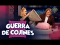 Download Lagu Trancas y Barrancas: Trend de los cojinazos - Kira Miró y Salva Reina- El Hormiguero
