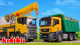Caminhão Guindaste Brinquedo 🚛 Missão de Resgate : Ponte da Selva | Desenho para Crianças | Kidibli