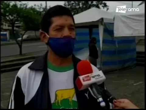 Inicia venta de años viejos y caretas en Cuenca