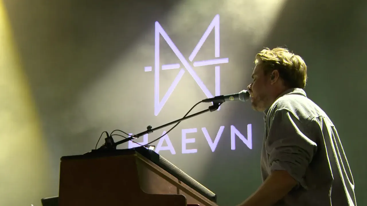 HAEVN - One Day (Live at Lowlands 2024) HAEVN - One Day (Live at Lowlands 2024)