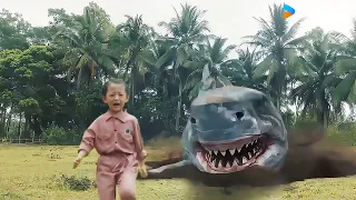The Shark Jumps Out Of The Ground And Scares The Little Girl Land Shark YOUKU MONSTER MOVIE 