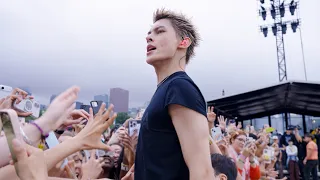 lollaFAHHHHHHHHlooza