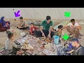 Download Lagu Schokkende wending: Atlas stort in terwijl Sadeghs huwelijksbeslissing het dorp schudt