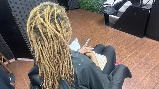 The bride requested a sleek hairstyle 🤔