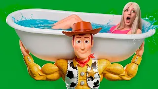 я кинул в ванну ВСЕ БОМБОЧКИ TOY STORY 5 в 3:00 НОЧИ !