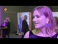 Download Lagu Jim en Barbara vinden het allebei leuk om terug te zijn in Den Bosch voor de première van hun fil...