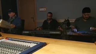 عزف أغنية قال إيه بيسألوني دندنها