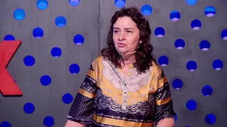 Sobre ética e chocolates | Lúcia Helena Galvão | TEDxPassoFundo
