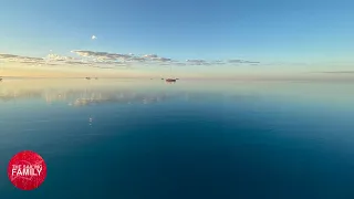It’s a mid-ocean Glass-Off! [🎥79🇦🇺]