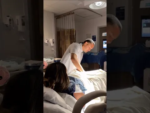 Bebek babanın ellerine doğdu.
